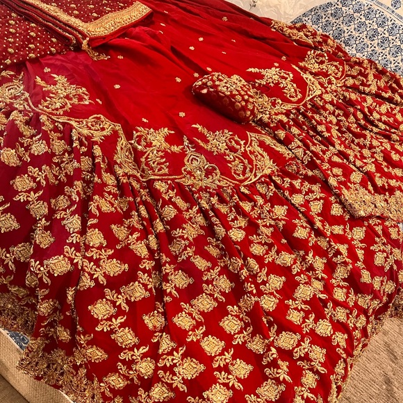 A gorgeous & Royal Embellished Bridal Outfit by Designer Faiza Saqlain - Picture 9 of 14